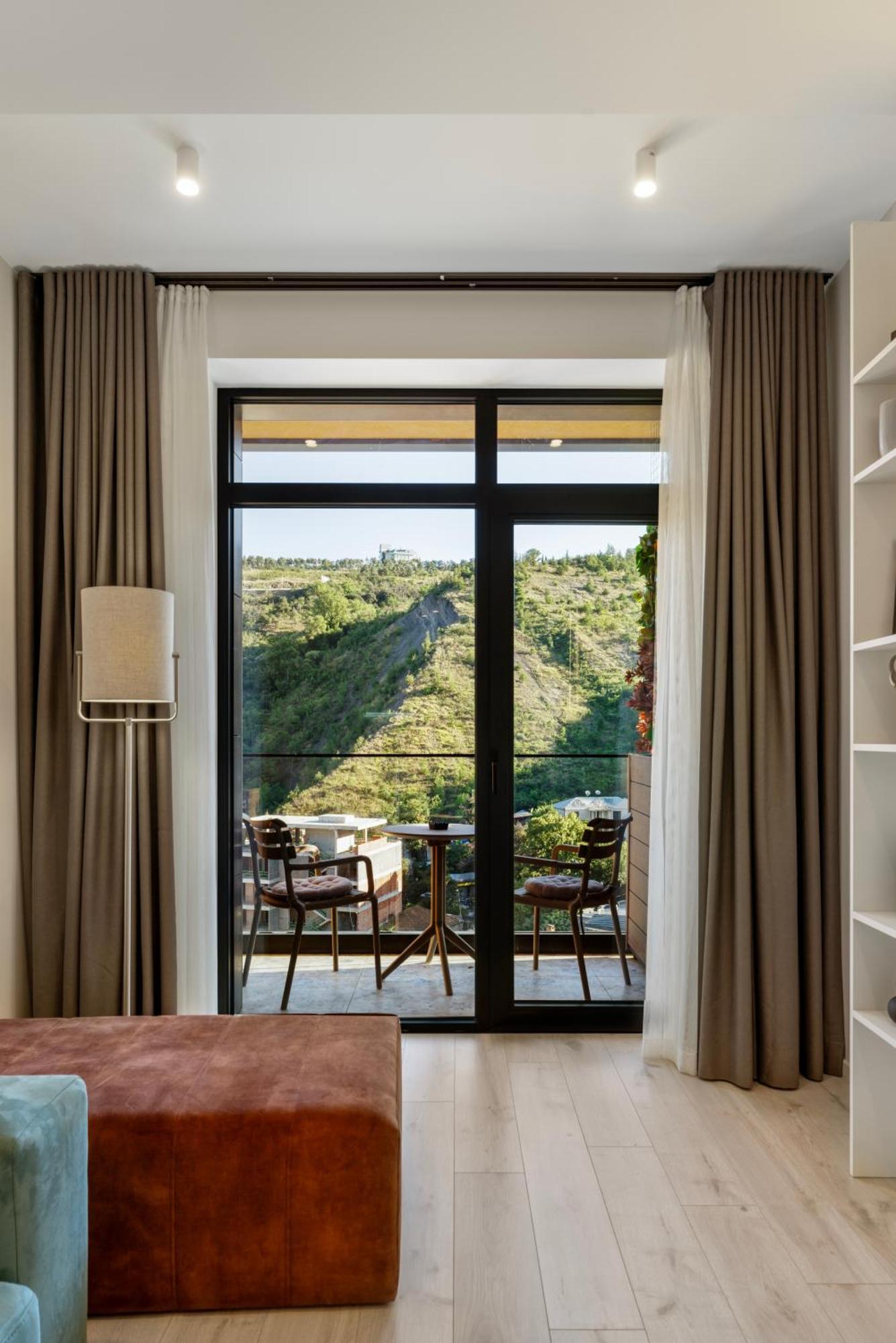 Solridge Aparthotel Tbilisi Buitenkant foto
